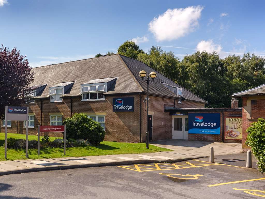 Travelodge York Hull Road Екстериор снимка