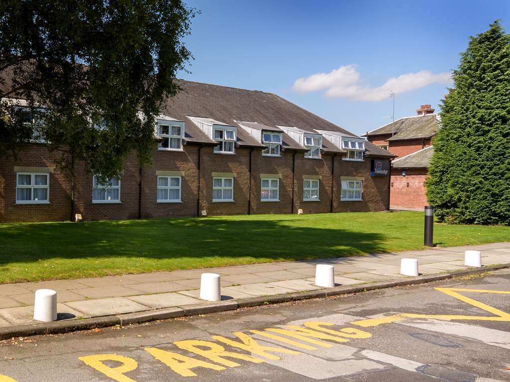 Travelodge York Hull Road Екстериор снимка